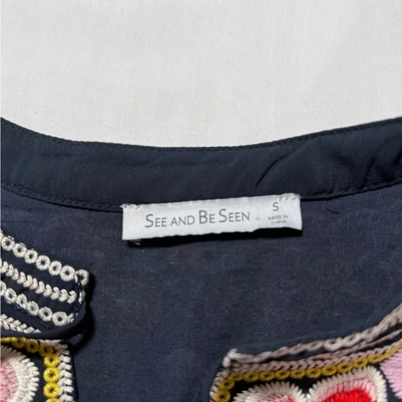See And Be Seen Floral Embroidered Dark Navy Blue Blouse Size Small. - Picture 3 of 10